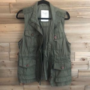Abercrombie Cotton Utility Vest in Olive Size XL